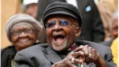 Tributes pour for fallen anti-apartheid icon Desmond Tutu