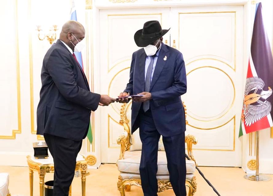 Dr Machar hands over nominees for unification
