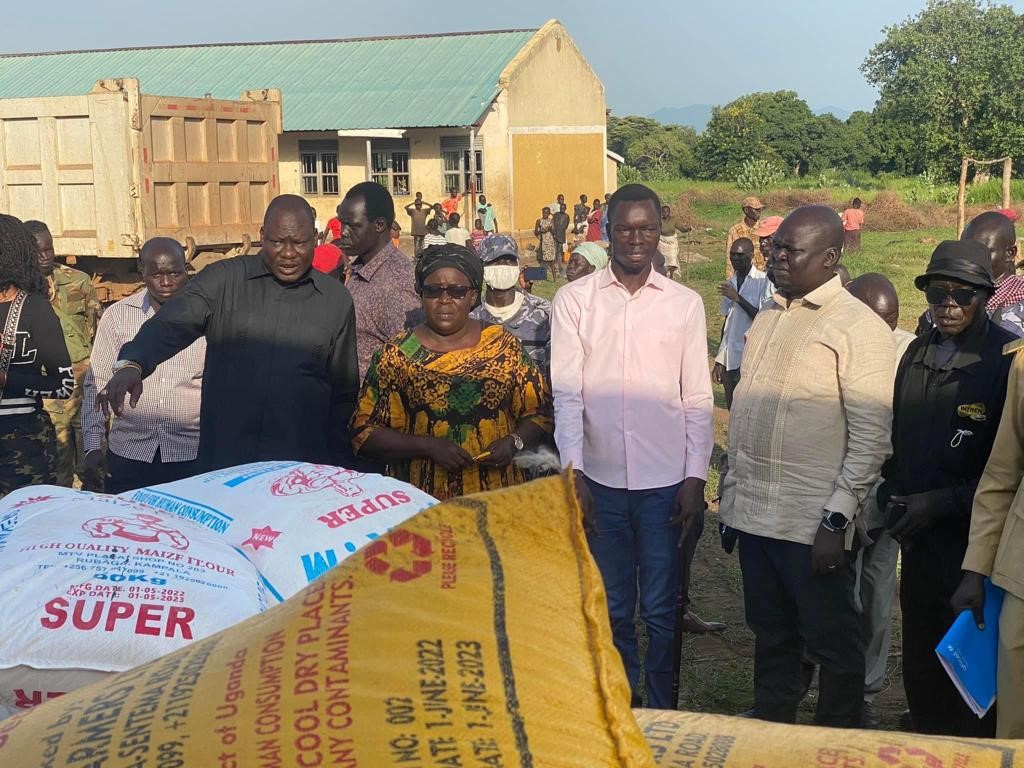 Lirya IDPs receive food donation