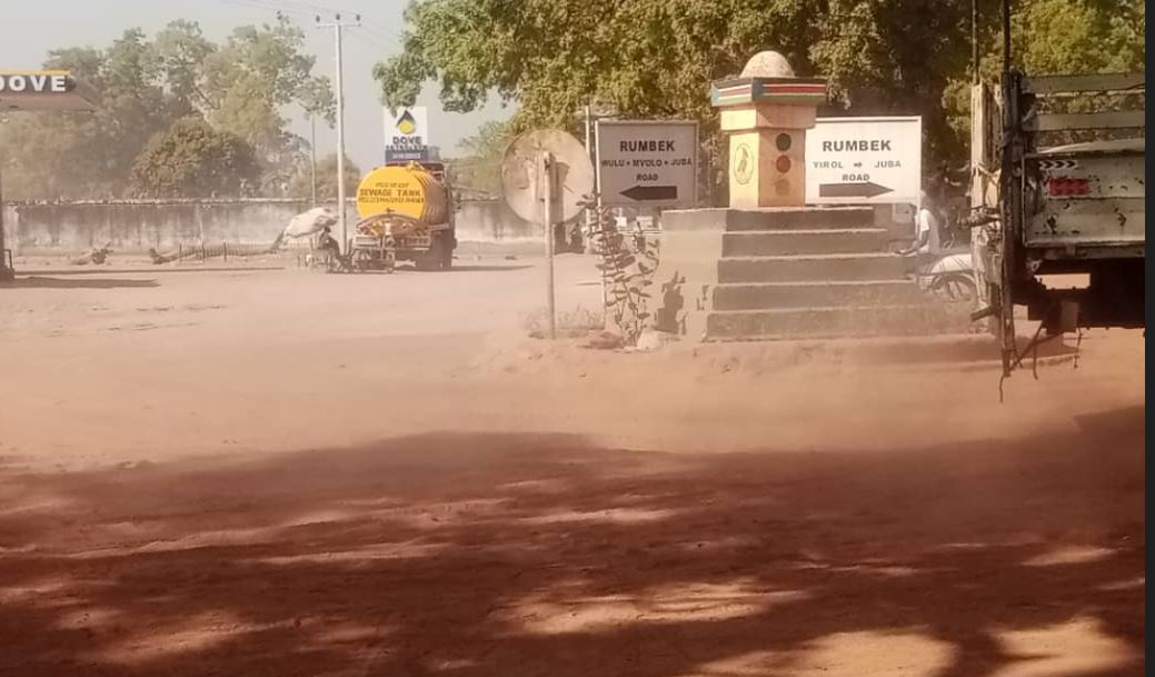 Fed up with dust, Rumbek residents decry road rehabilitation by UNMISS